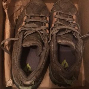 Brand new never worn Vasque low hikers